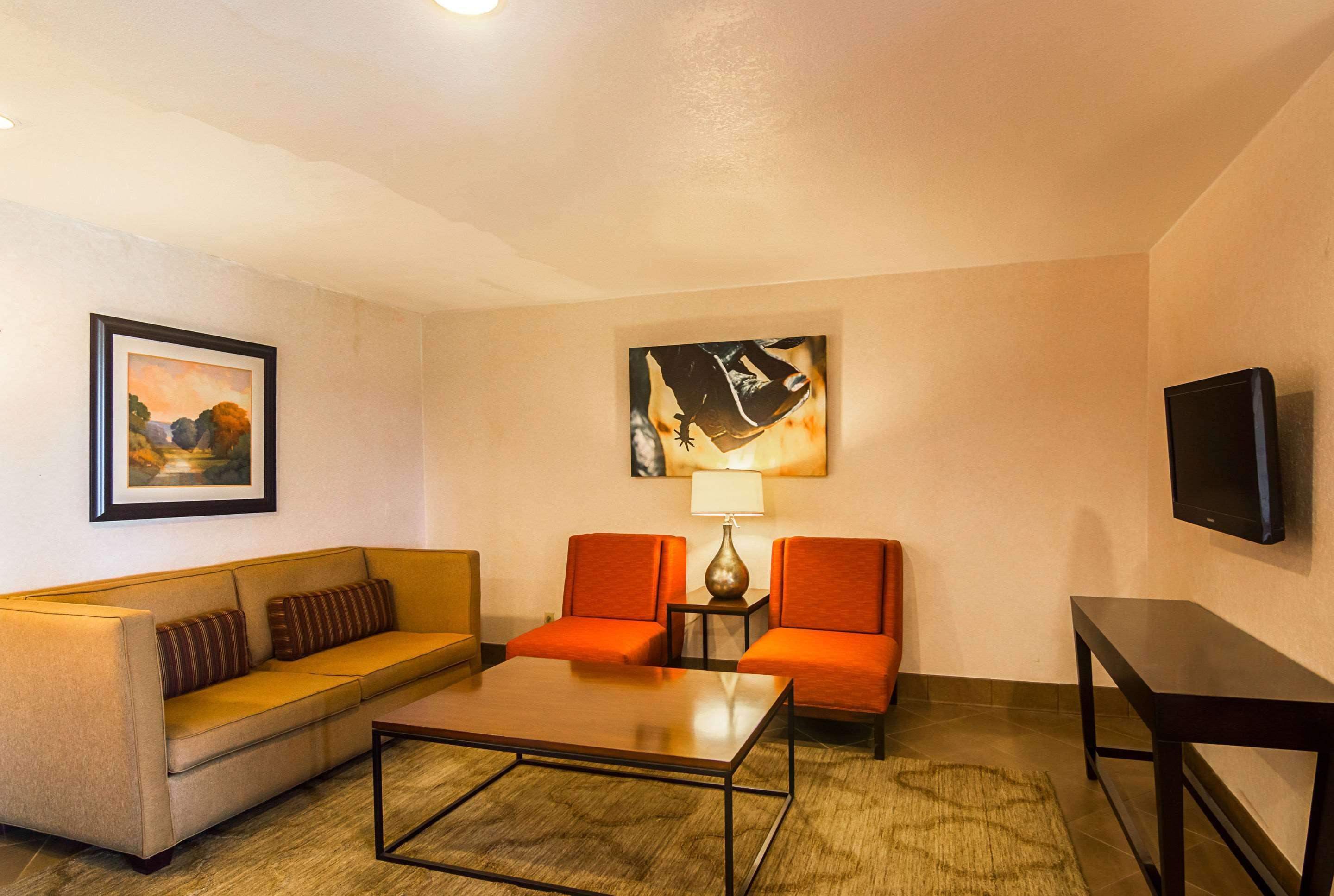 Quality Inn & Suites Garland - East Dallas Экстерьер фото